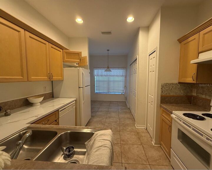 Property Photo:  11035 Winter Crest Drive  FL 33569 