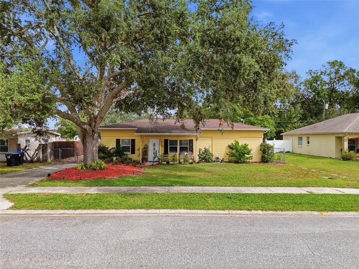 Property Photo: 1601 Gattis Drive FL 32825