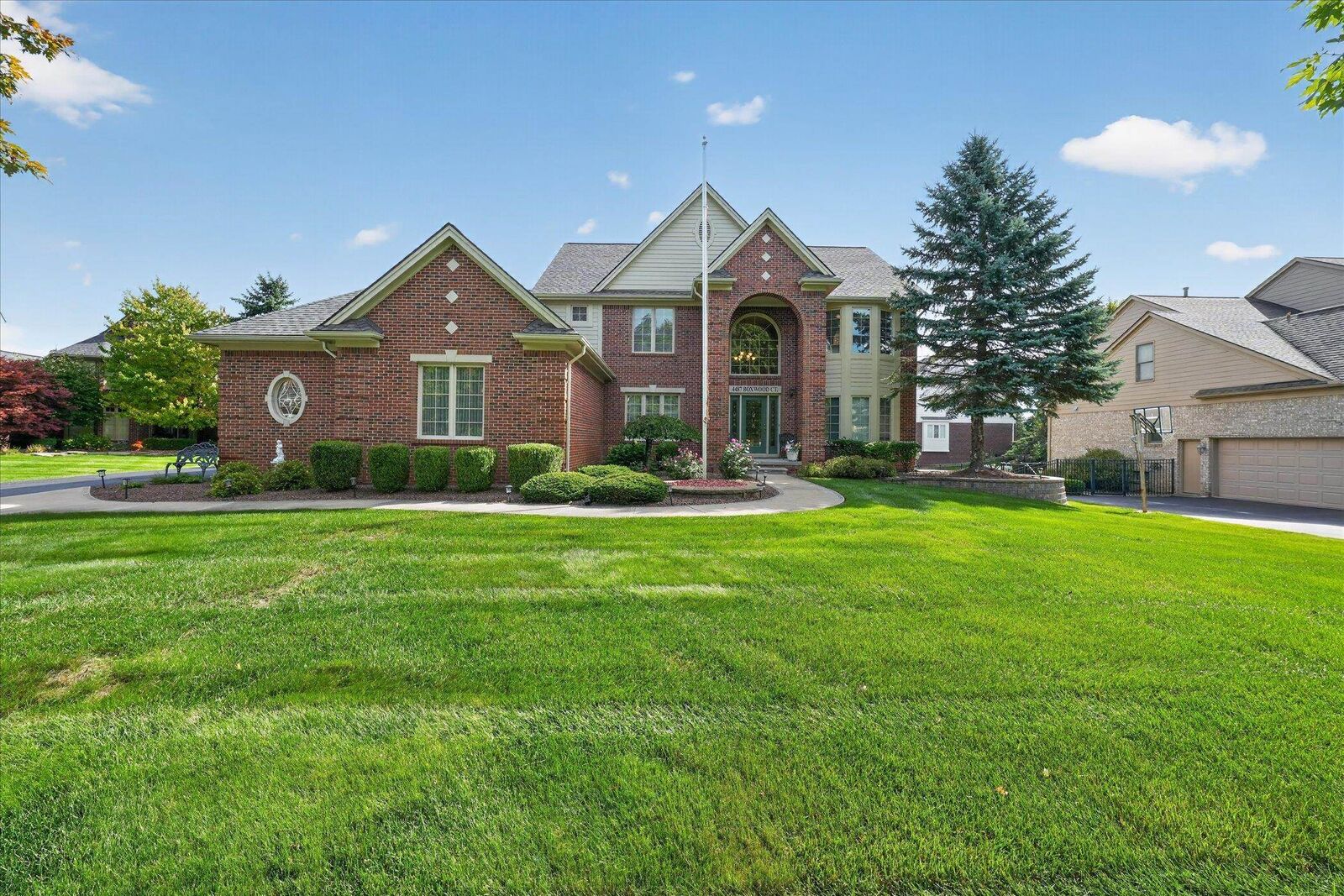 Property Photo:  4487 Boxwood Court  MI 48306 