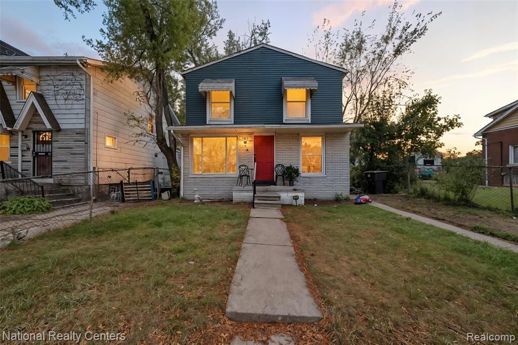 Property Photo: 966 E Greendale MI 48203 2165