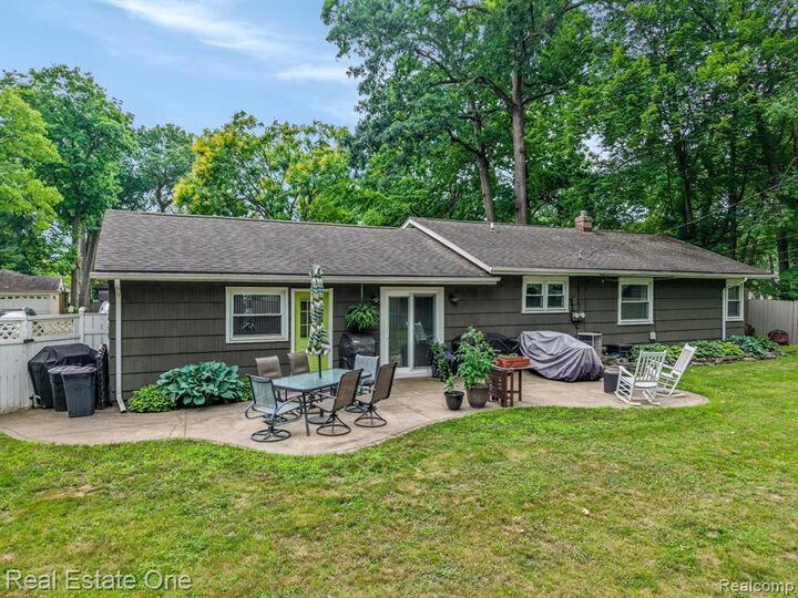Property Photo: 5674 Brunswick Boulevard MI 48327 2508