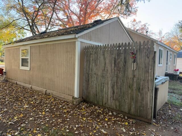 Property Photo:  1487 E Pine Hill Avenue  MI 49349 