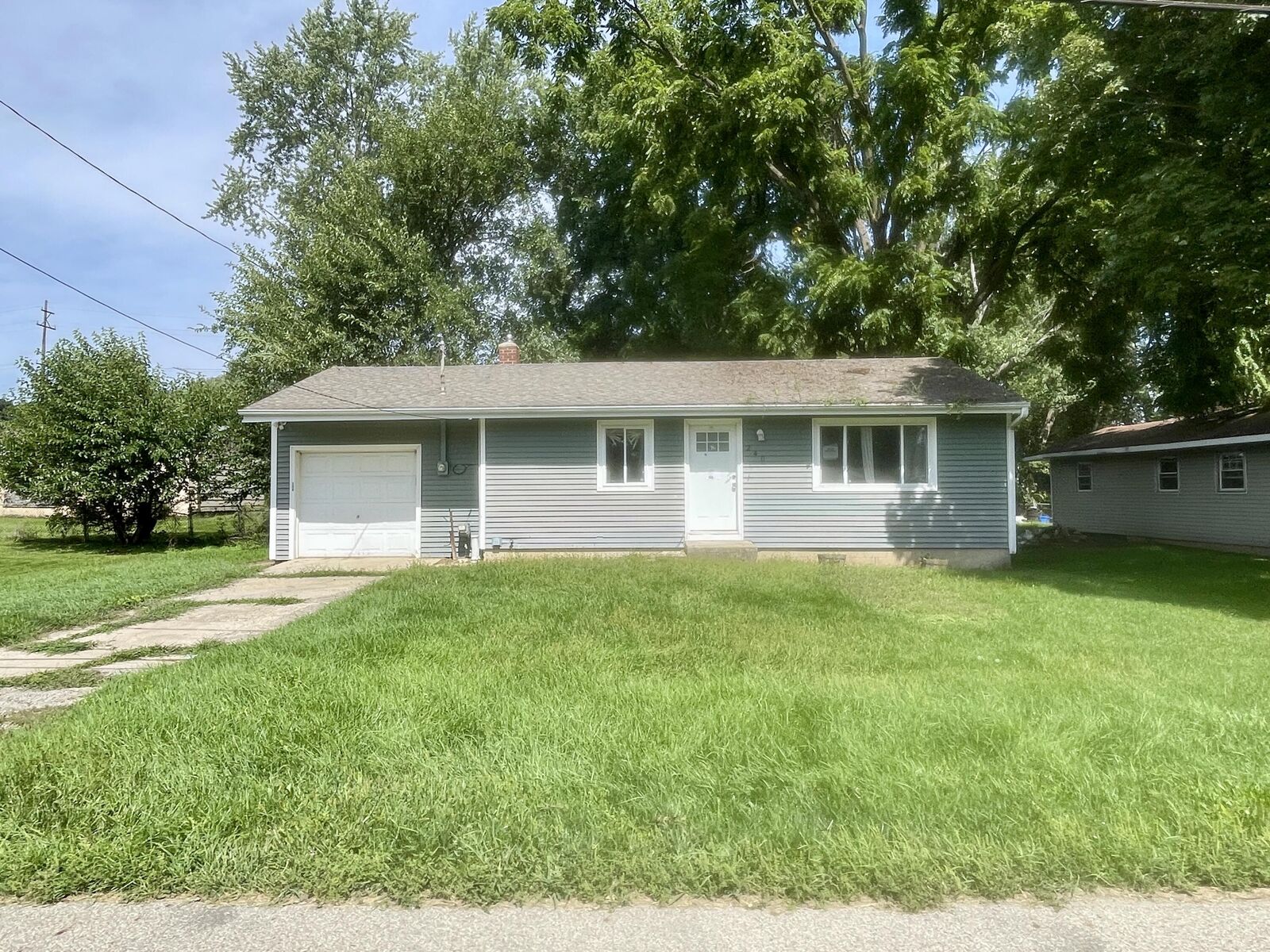 Property Photo: 240 Hillside Avenue MI 49203