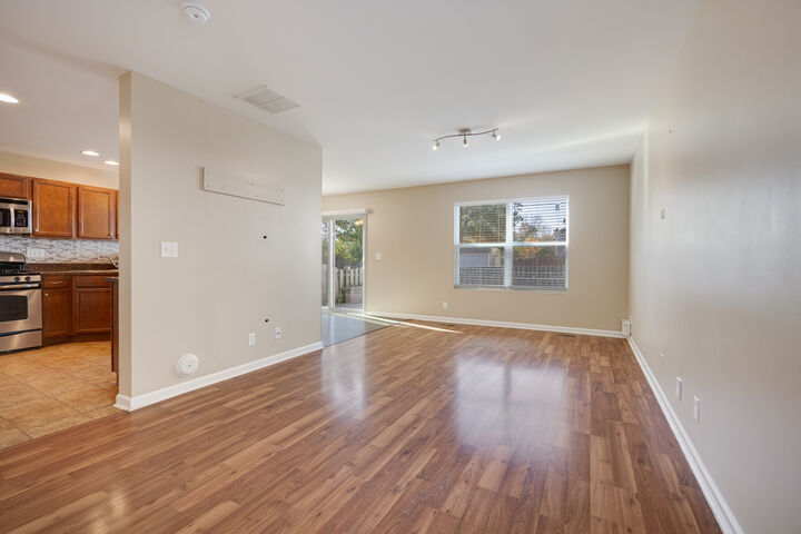 Property Photo: 1412 Carlisle Lane IL 60140