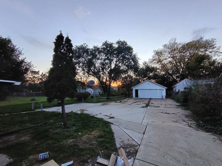 Property Photo:  182 N Smith Street  IL 60505 