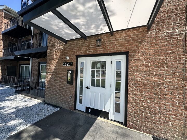Property Photo:  10217 Dearlove Road 202  IL 60025 