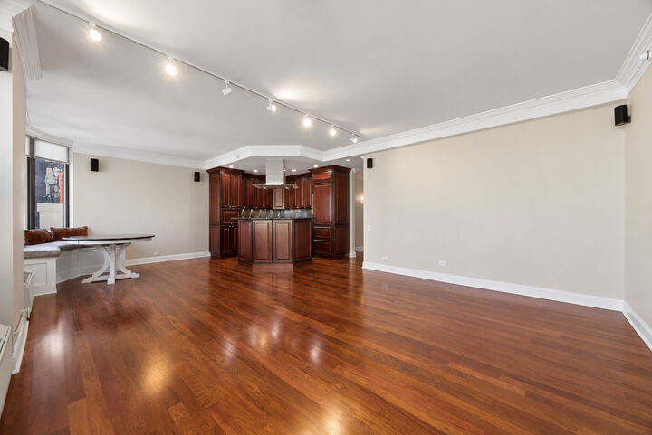 Property Photo:  221 E Walton Place 14B  IL 60611 