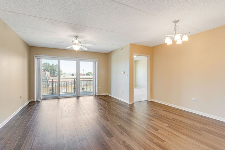 Property Photo:  225 Main Street 213  IL 60172 