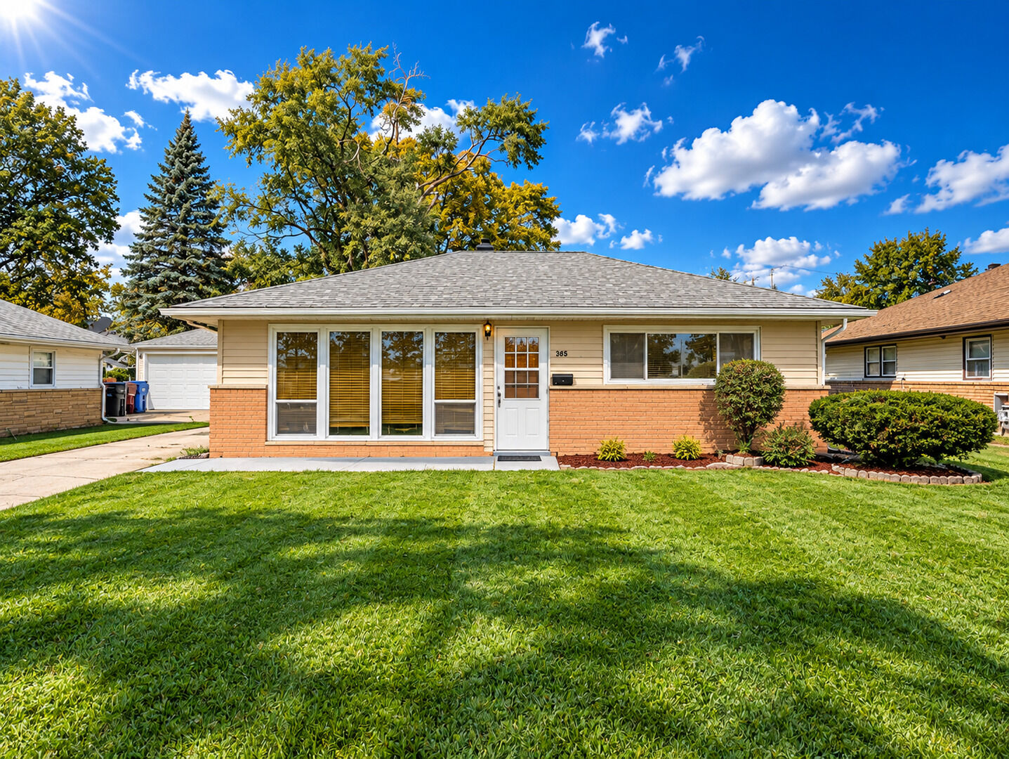 Property Photo:  306 Sauganash Street  IL 60466 