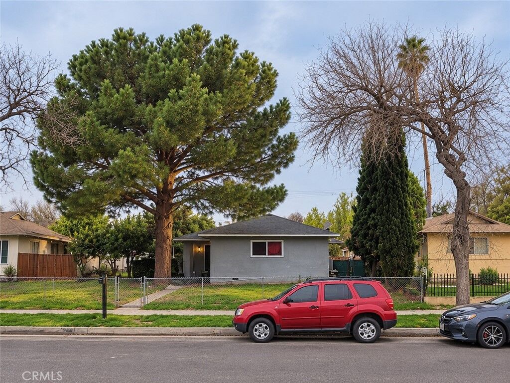 Property Photo: 404 S Rancho CA 92410