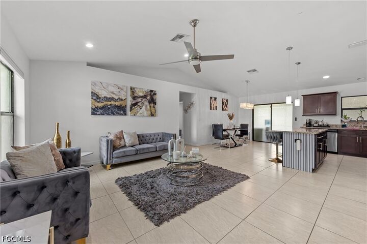 Property Photo: 623 SE 3rd Street FL 33990