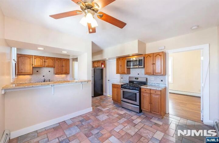 Property Photo:  21 Chestnut Street 2  NJ 07026 
