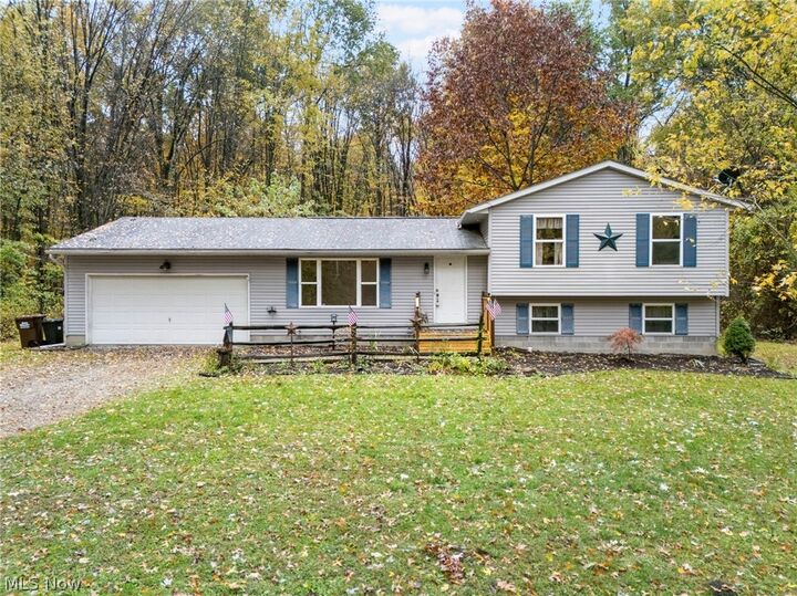 Property Photo: 9812 Carters Ford Road OH 44411