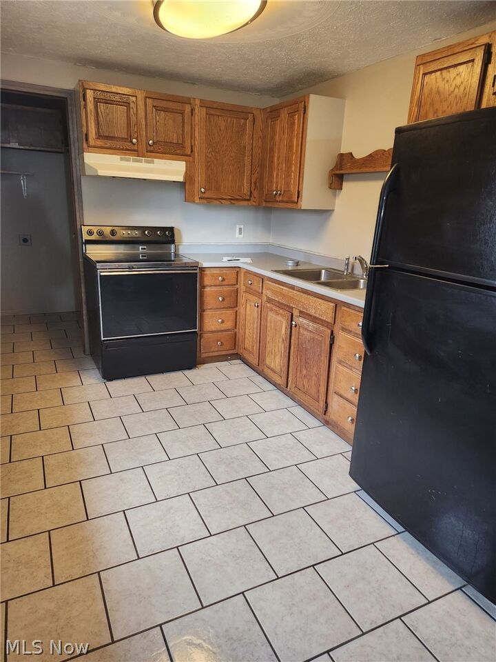 Property Photo:  511 Ricksecker Street  OH 44622 