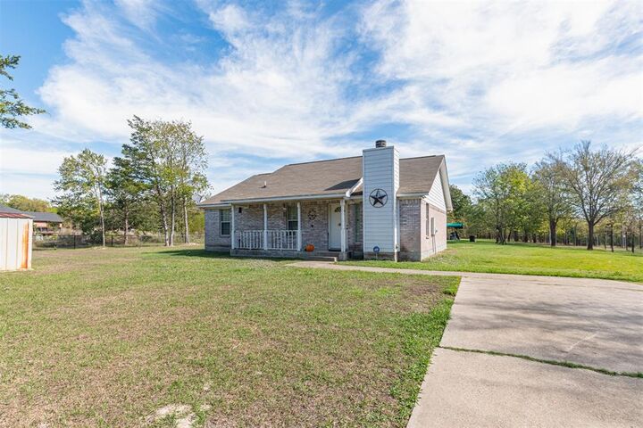 Property Photo: 2601 W County Road 3306 TX 75402