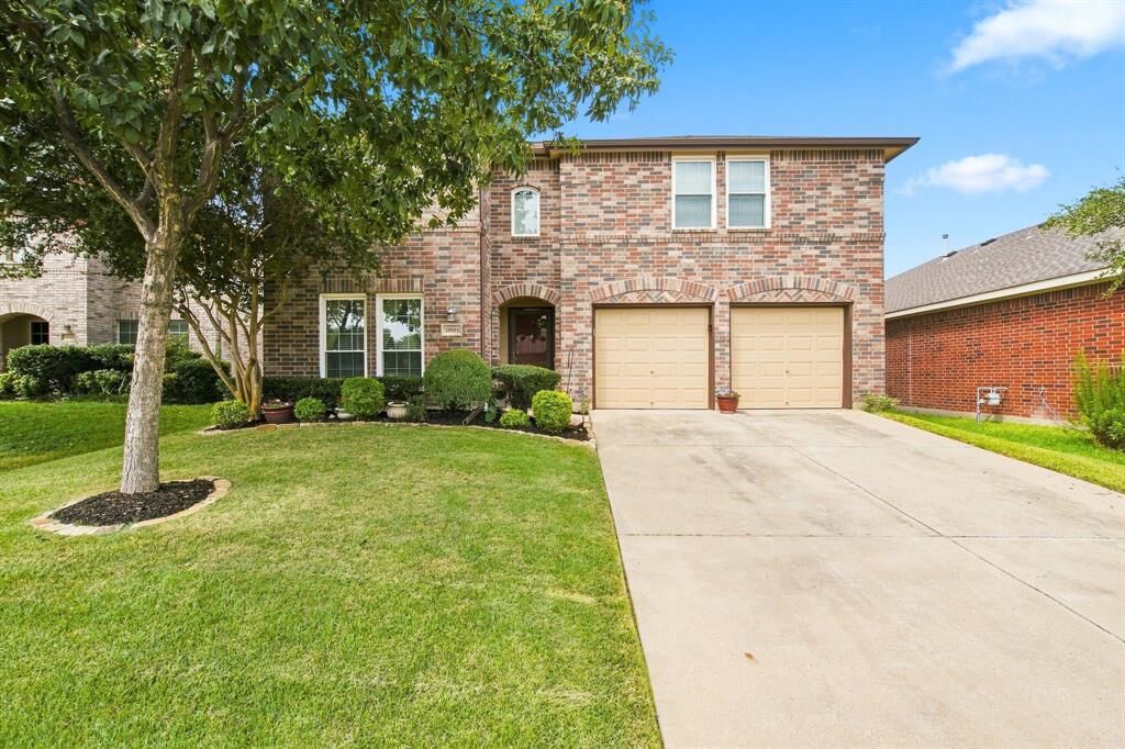 Property Photo: 13041 Fencerow Road TX 76244