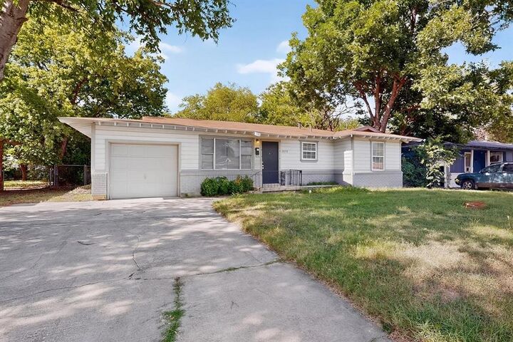 Property Photo:  5573 Burton Avenue  TX 76119 