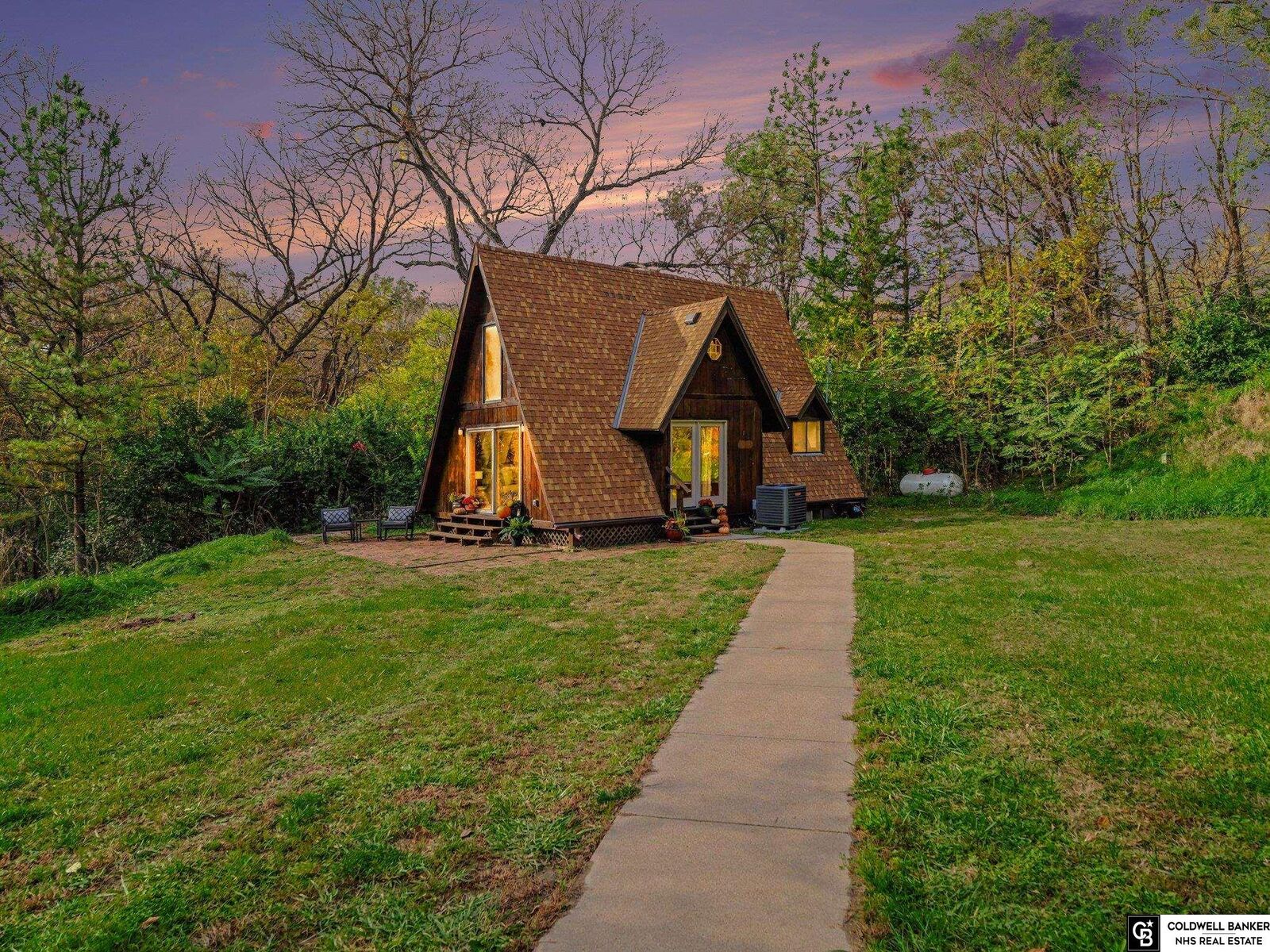 Property Photo: 801 Livingston Road NE 68048