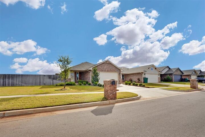 Property Photo: 19628 Brookville Drive OK 73012