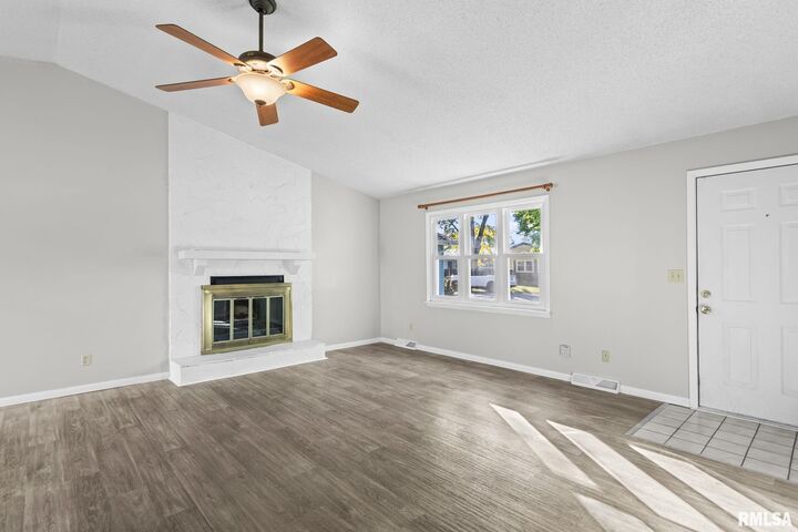 Property Photo:  105 Sorrento Villa  IL 62703-5355 
