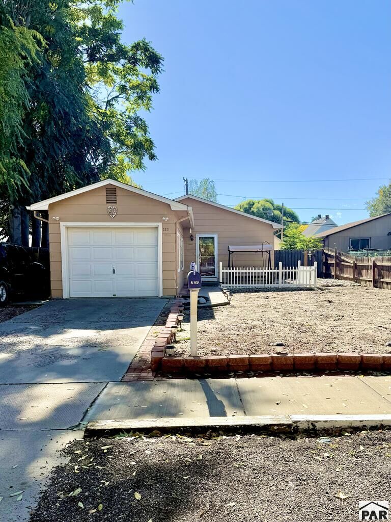 Property Photo:  320 5th St  CO 81226 