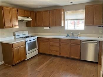 Property Photo:  5 Middle St Court 5  MA 02451 