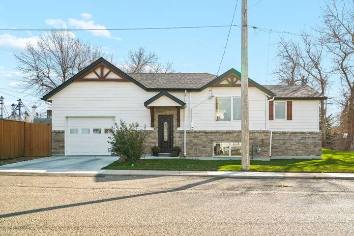 Property Photo:  209 2 Street N  AB T0K 1V0 