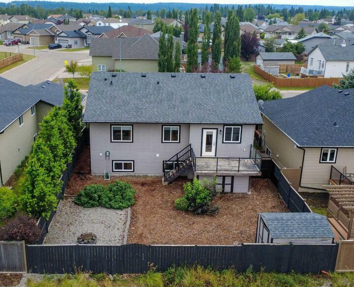 Property Photo: 122 12 Avenue NE AB T0M 1X0