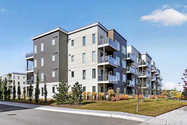 Property Photo: 700 Shawnee Square SW 206 AB T2Y 0Z6