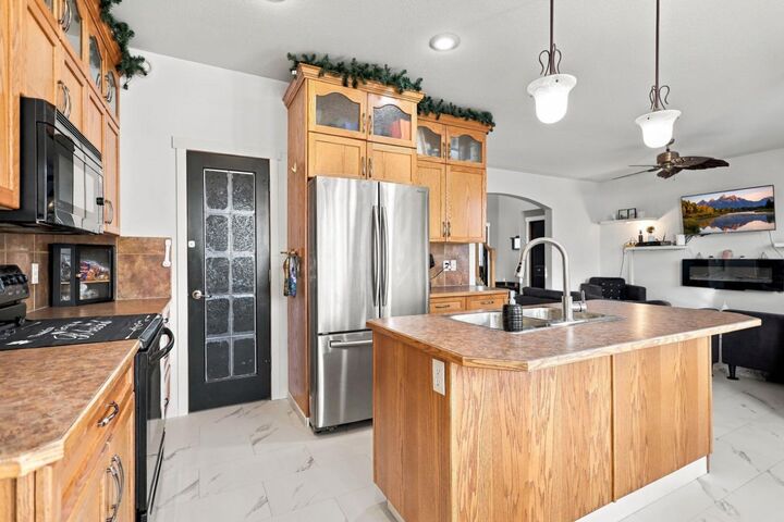 Property Photo:  27 Lakeland Road  AB T4S 0A3 