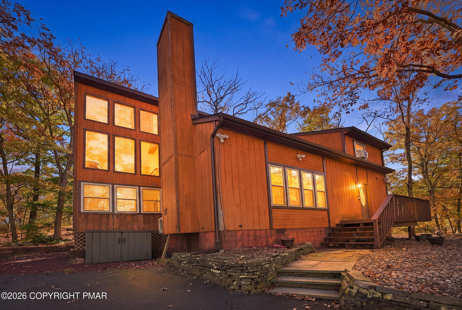 Property Photo: 122 Dover Drive PA 18324