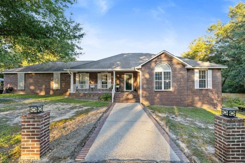 Property Photo: 13264 Cheyenne Rd LA 39571