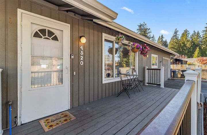 Property Photo:  4520  121st Place NE  WA 98270 