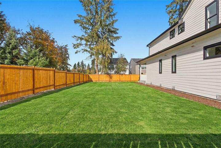Property Photo: 11448 SE 84th Lane WA 98056