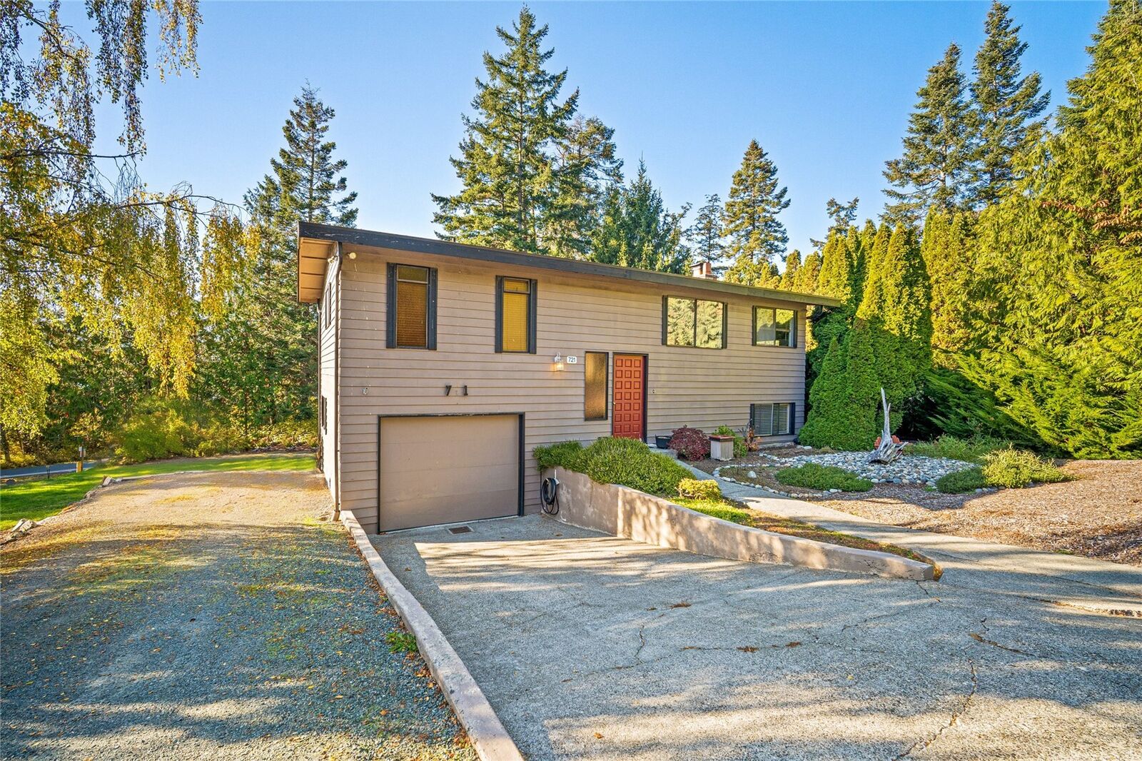 Property Photo:  721 W Shelter Bay Drive  WA 98257 