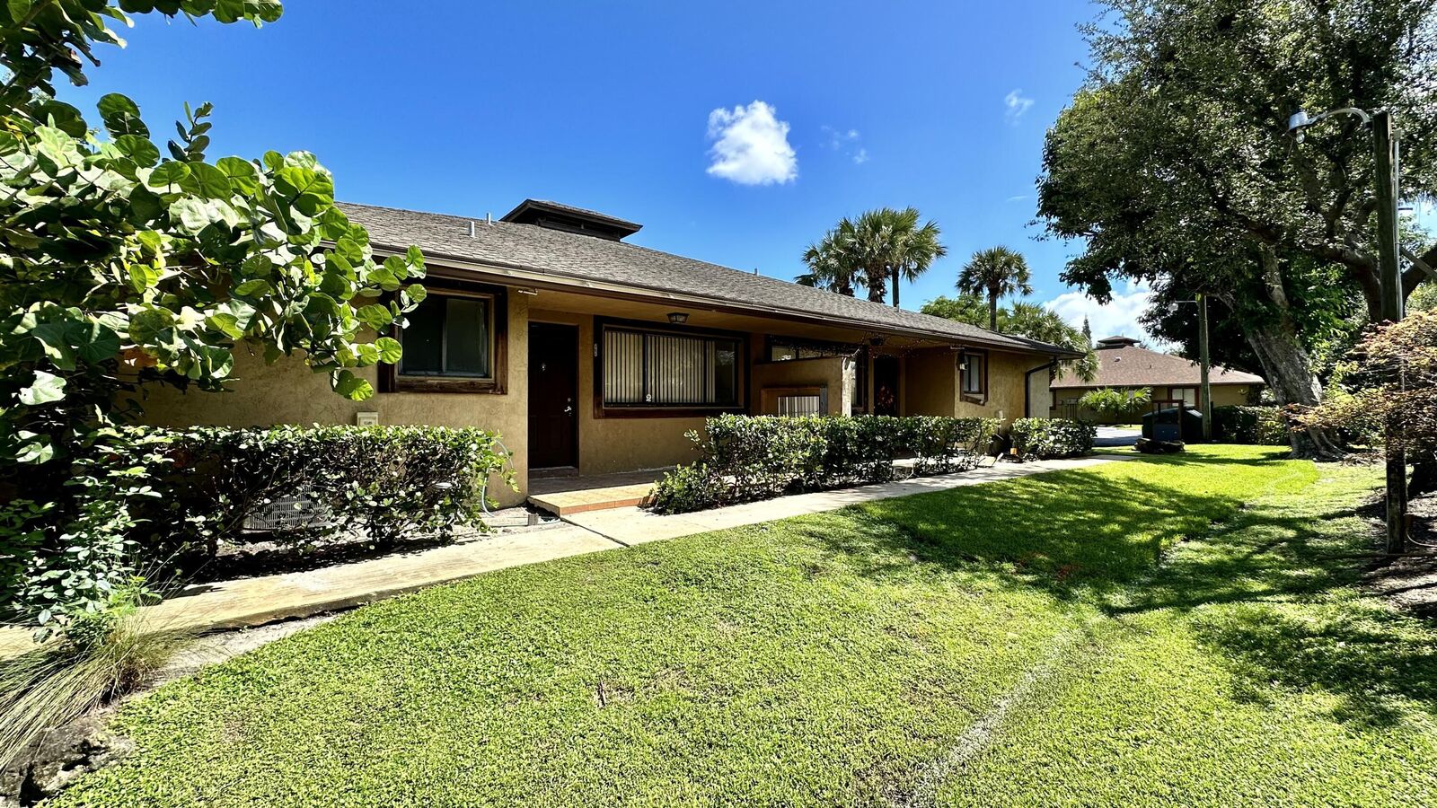Property Photo: 3120 Collin Drive Unit D FL 33406