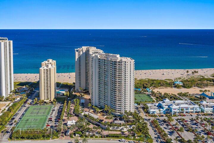 Property Photo: 2700 N Ocean Drive Ph-1B FL 33404
