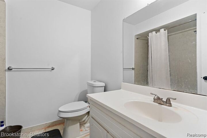 Property Photo:  1965 Axtell Drive 4  MI 48084 