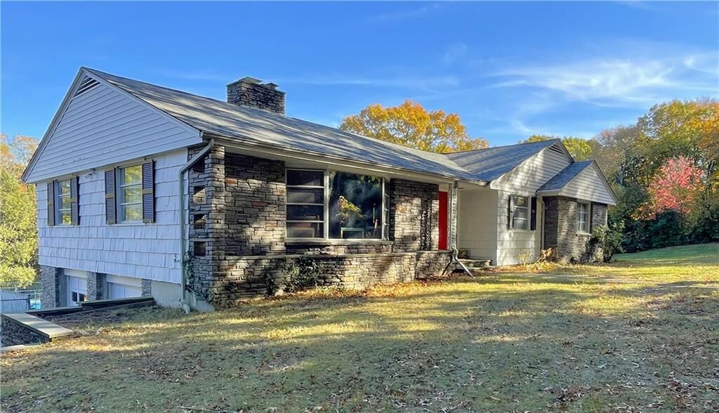 Property Photo:  23 Hillside Road  RI 02864 
