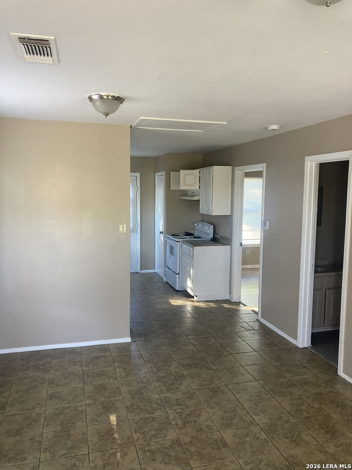 Property Photo:  1520 Kayton Ave 3  TX 78210 