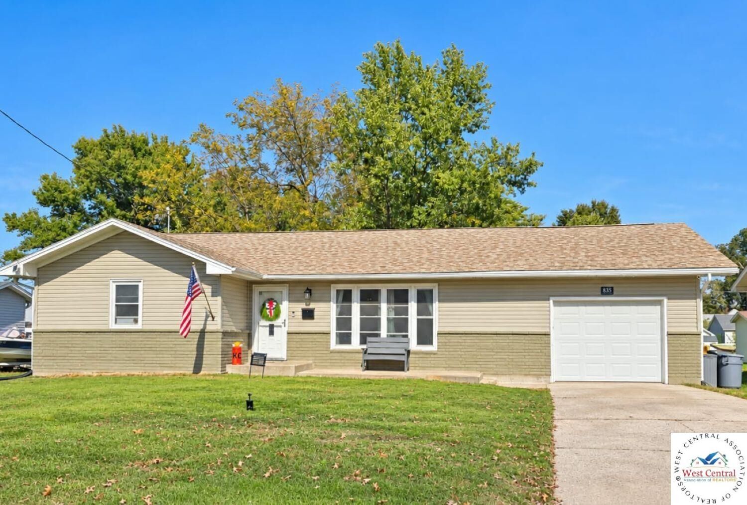 Property Photo: 835 W Thomas MO 65340