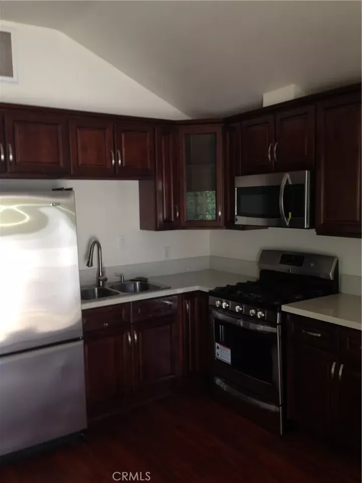 Property Photo:  1038 E Magnolia  CA 91501 