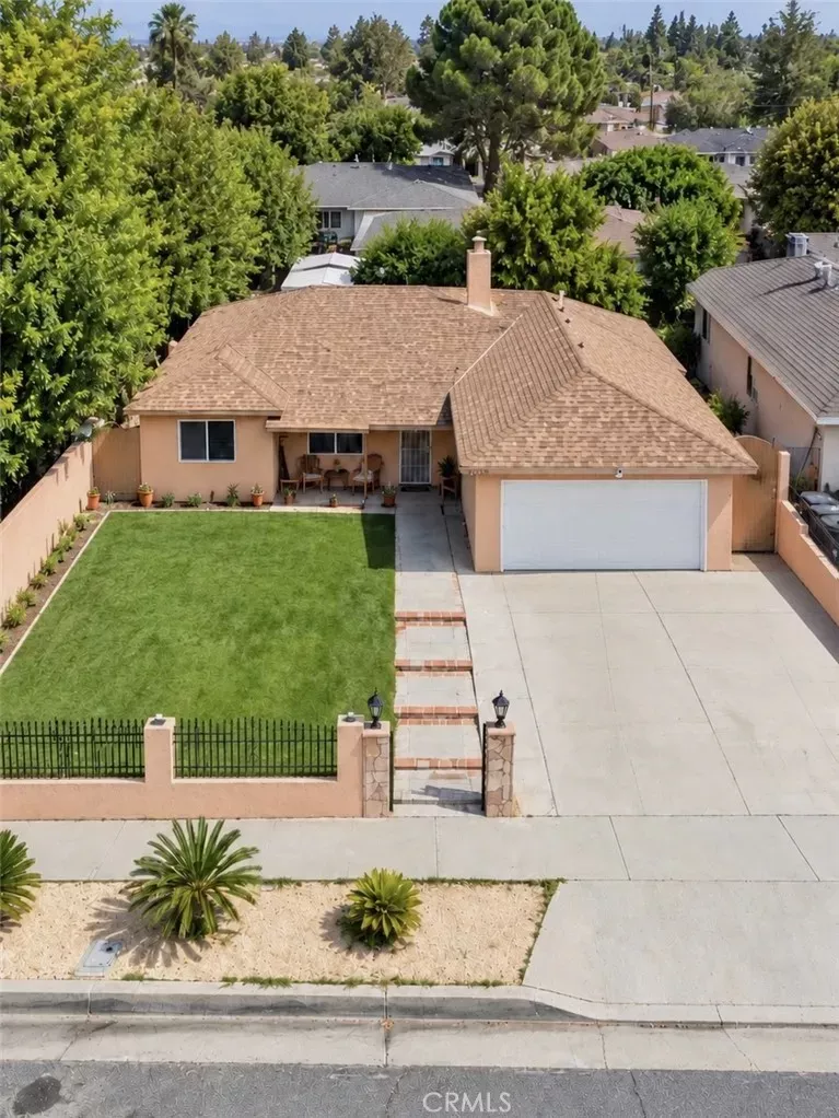 Property Photo:  38750 35th Street East  CA 93550 