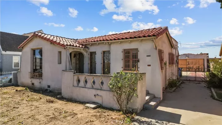 Property Photo: 9117 Dalton CA 90047