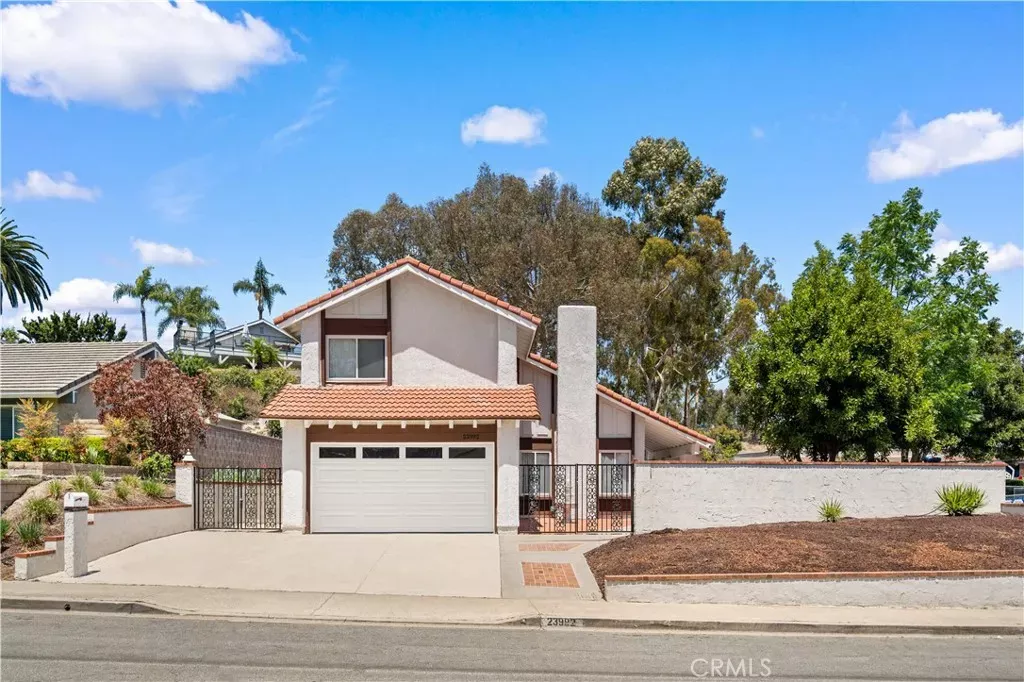 Property Photo:  23992 Via La Coruna  CA 92691 