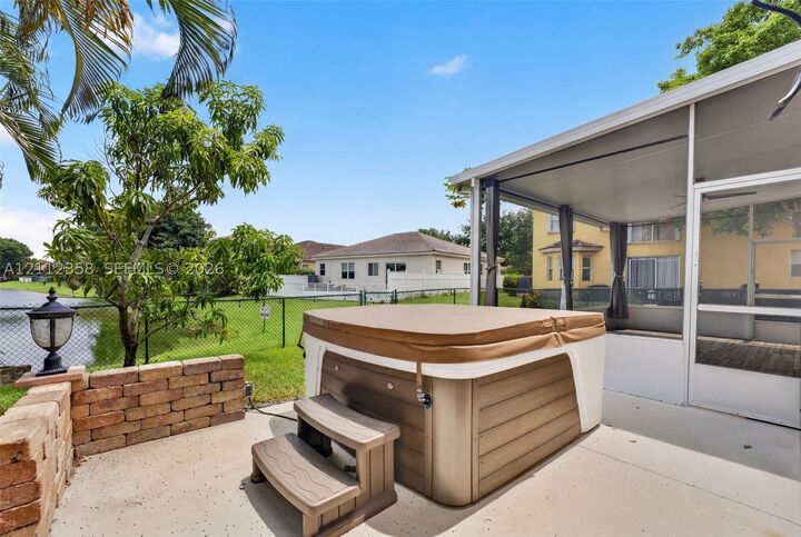Property Photo:  1611 SE 16th St  FL 33035 