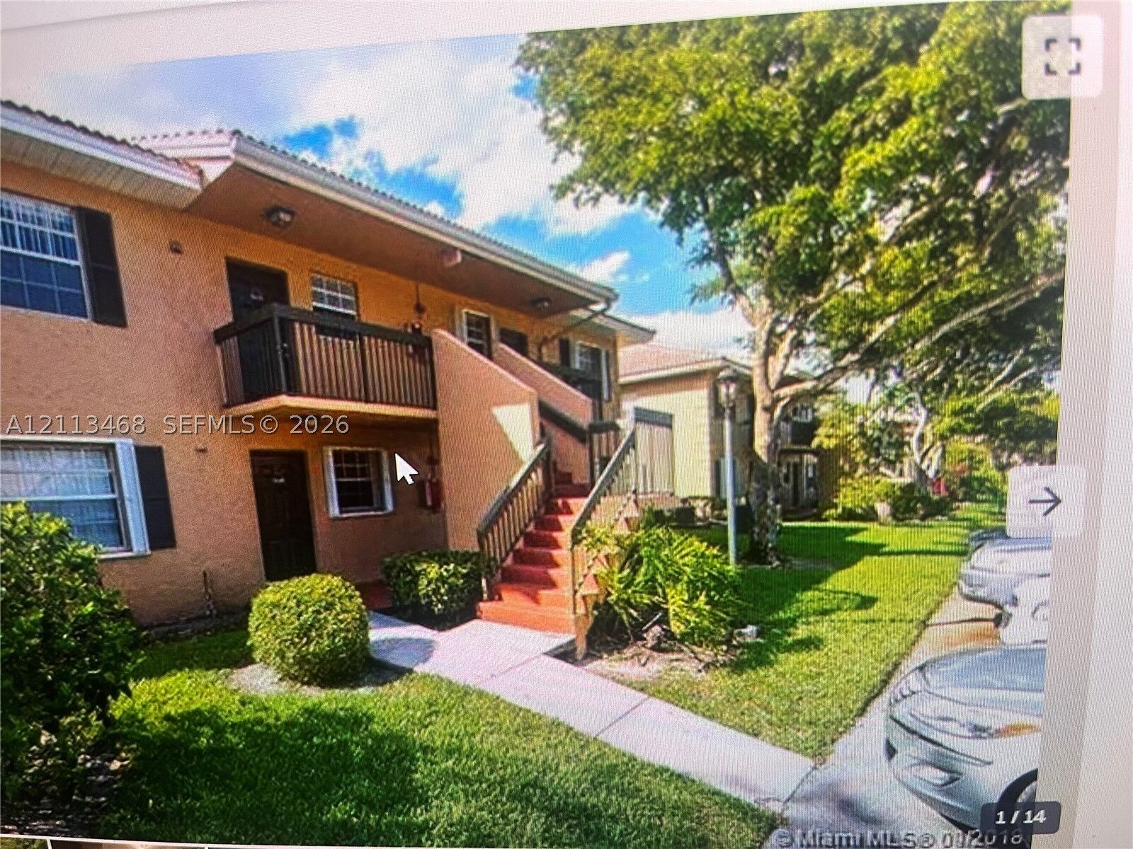 Property Photo:  