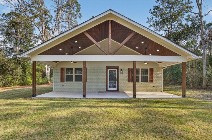 Property Photo:  525 E Charmaine  TX 75979 