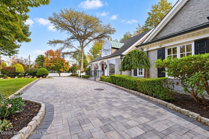 Property Photo: 200 Ocean Terrace NY 10301