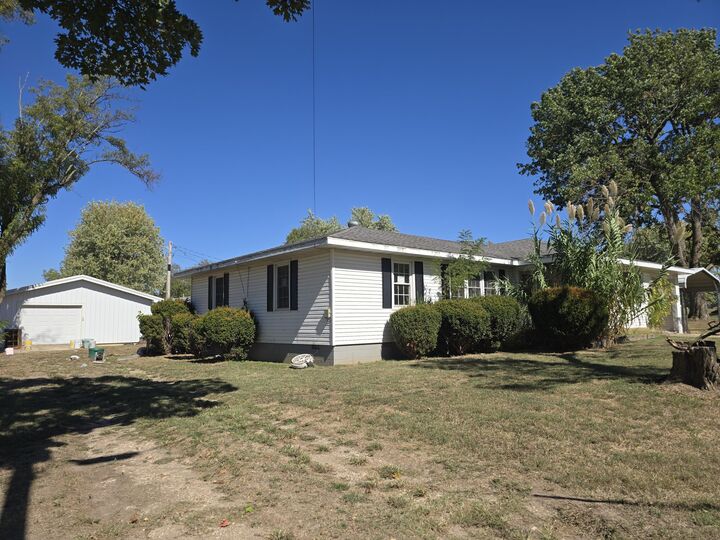 Property Photo:  301 E Wilson Street  MO 64874 